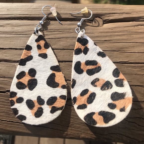 Plunder Jewelry - Leopard Earrings